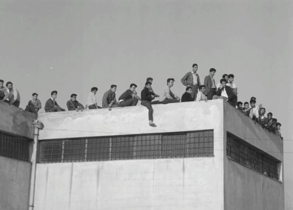 אוהדים על גג, איצטדיון המכביה