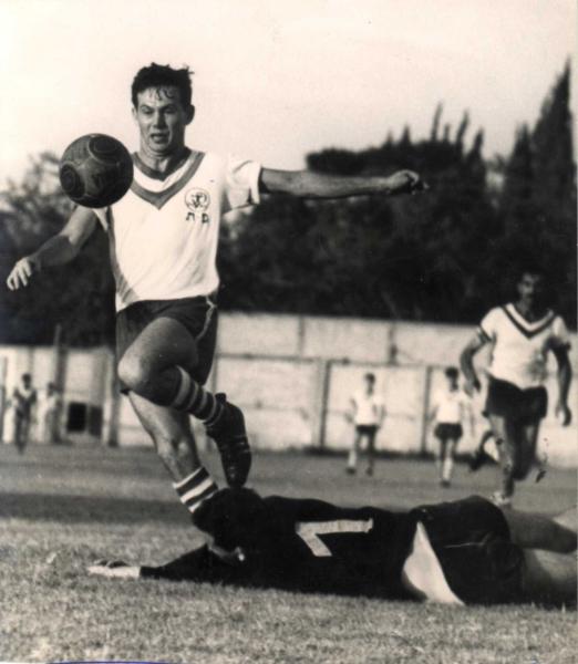 נחום סטלמך בדרך לכיבוש השער השלישי של הפועל פ"ת לרשת טבריה