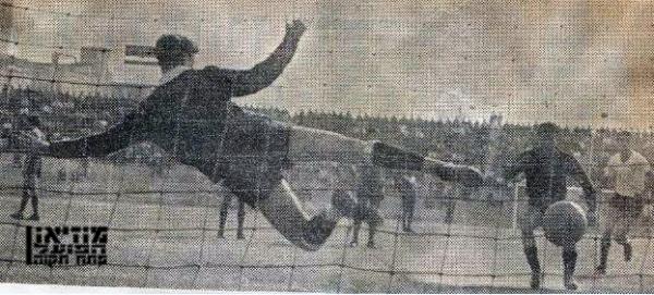 מיקי שינפלד נכנע לפנדל של שוער יפו, ציון דגמי.