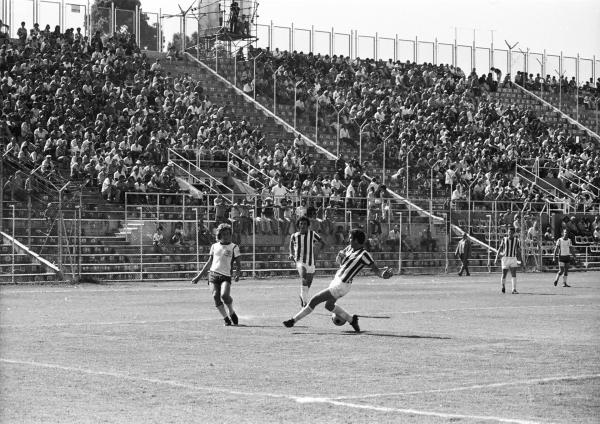 1973/74 - מחזור 27 - בית"ר תל-אביב (1:1) - צילום: אריה קנפר