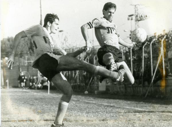 ניר אלון במאבק על הכדור בשכונת התקווה
