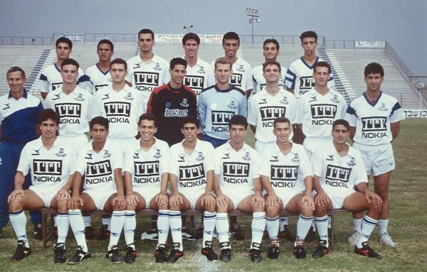 הפועל פ"ת מודל 1991/92. שורה עליונה, מימין: עוזי אוחיון, חיים סירוטקין, בני קוזושווילי, ניר לוין, אלון חזן, מוראד אבו-קישאק, מוטי קקון. שורה אמצעית: יעקב פלג, גבע מרקוס, רפי כהן, שחר ילין, רפי כהן, אלכס ברמכר, דני ניראון, זאב זלצר. למטה: מני בסון, גיא גת, יוסי שושני, עוז אליה, גיא לוי, נועם קייסי, קרלוס אולראן.