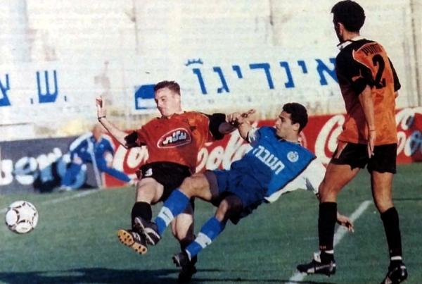 מוטי קקון נאבק ברונן פייגנבוים, בני קוזושווילי משגיח מימין