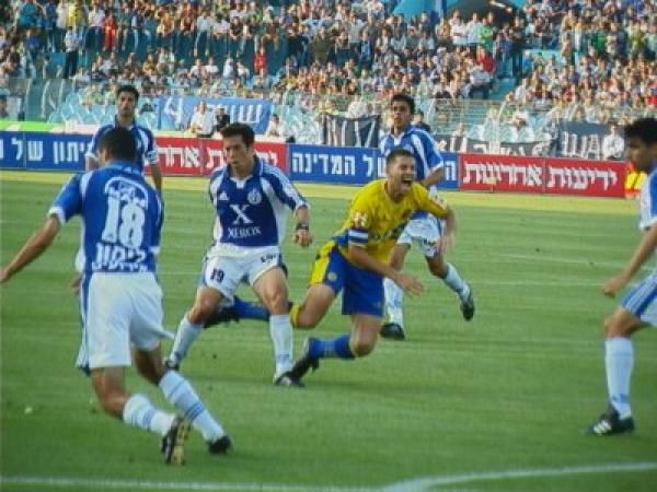 אירוע נדיר - אבי נמני מפיל את עצמו.
