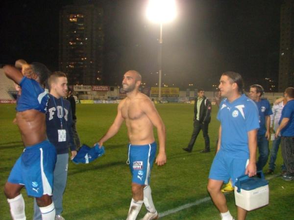 2009/10 - מחזור 23 - הפועל רעננה (1:2) - ג'ונתן אסוס מחליט לעזוב הכל וללכת לים