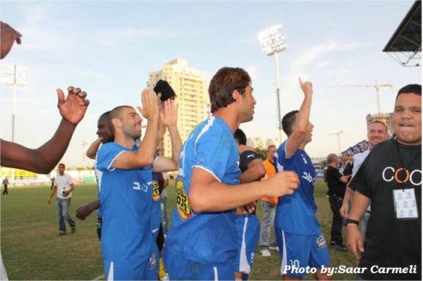 2009/10 - מחזור 35 - הפועל רעננה (0:0) - אלנתן סלמי ואלי ביטון חוגגים בסיום