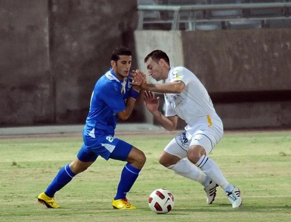 2010/11 - מחזור 5 - מכבי תל-אביב (2:1) - דודו ביטון מול סאבו פאביצ'ביץ'. צילום: ברני ארדוב, וואלה