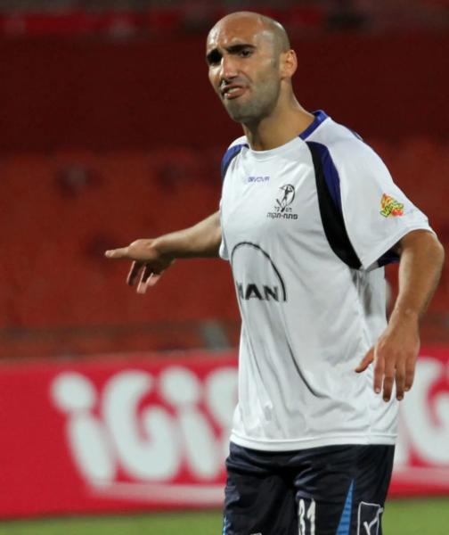 2011/12 - מחזור 12 - מ.ס אשדוד (1:0) - ג'ונתן אסוס. צילום - קובי אליהו, וואלה