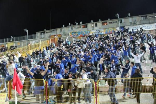 הקהל בטירוף אחרי שער השיוויון