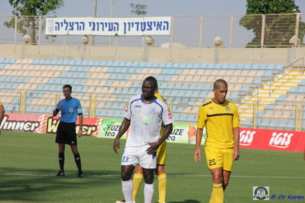 2012/13 - מחזור 2 - מכבי הרצליה (2:3) - כובש שער הניצחון, דומיניק וואסי