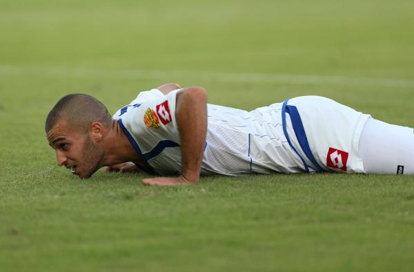 2012/13 - מחזור 6 - מכבי פתח-תקוה (0:0) - רובי דבורה על הדשא (צילום: ynet ספורט)