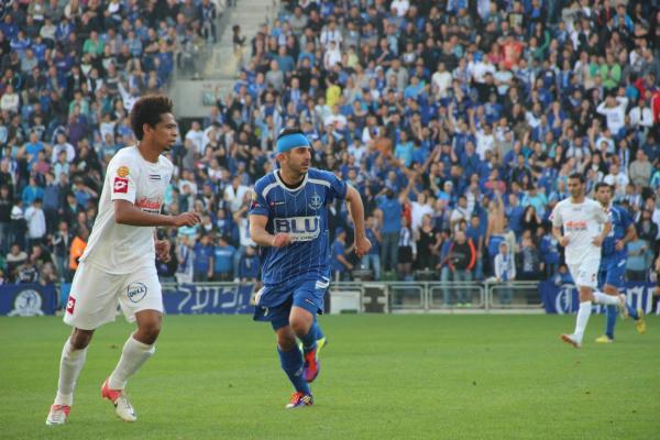 2012/13 - מחזור 21 - מכבי פתח-תקוה (2:0) - לורן בן ארי עם תחבושת על הראש