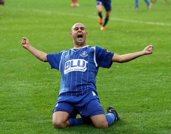 2012/13 - מחזור 23 - הפועל אשקלון (4:4) - אלירן ג'ורג' חוגג (צילום: עוז מועלם, ynet)