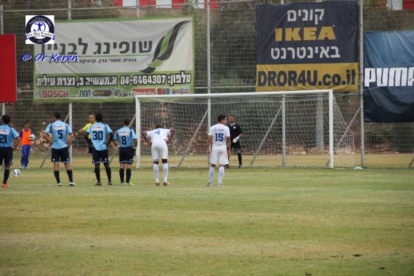 לקראת הפנדל של אדריאן פרננדס