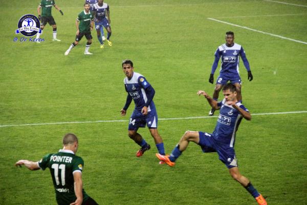2014/15 - מחזור 16 - מכבי חיפה (2:2) - מירקו אורמוש, ריף פרץ וצ'ימזי אמבה מתגוננים