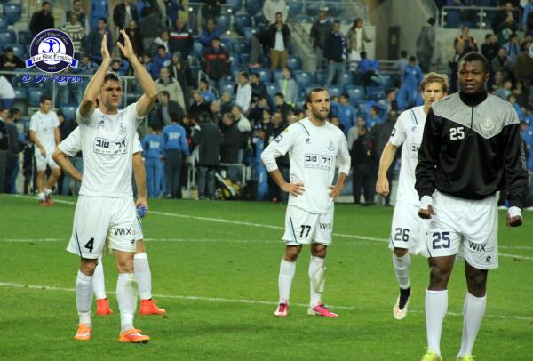 2014/15 - גביע - שמינית גמר - מכבי פתח-תקוה (1:0) - שחקני הפועל מאוכזבים בסיום. מימין: סקו קונדה, עודד גביש, שגיב כהן ומירקו אורמוש.