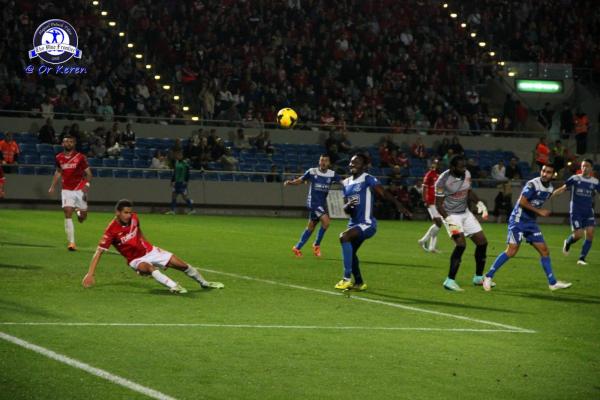 2014/15 - מחזור 19 - הפועל תל-אביב (0:0) - רגע אחרי ההחמצה הגדולה של מייקל טוקורה