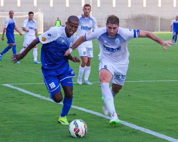 2015/16 - טוטו - מחזור 3 - עירוני רמת-השרון (0:0) - יוסף טוואבה במאבק על הכדור