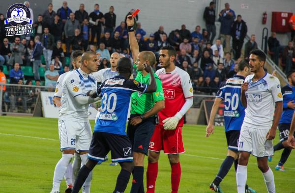 2015/16 - מחזור 15 - הפועל עפולה (1:3) - גל מאיו סופג אדום שני העונה. בן אז'ובל ואוראל כהן לא מרוצים מימין.