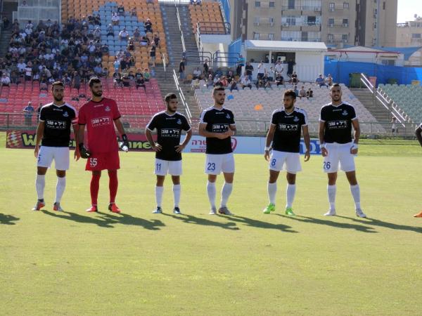 2018/19 - מחזור 5 - הפועל אשקלון (2:2) - שחקני הפועל פ"ת לקראת פתיחת המשחק. מימין: ירין חסן, דניאל שוורצבוים, קובי מור, שגיא דרור, דודי אלון, רם לוי