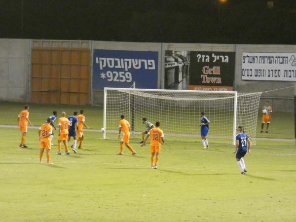 הכדור של איתי לוי פוגש את הקורה בדקה ה-95