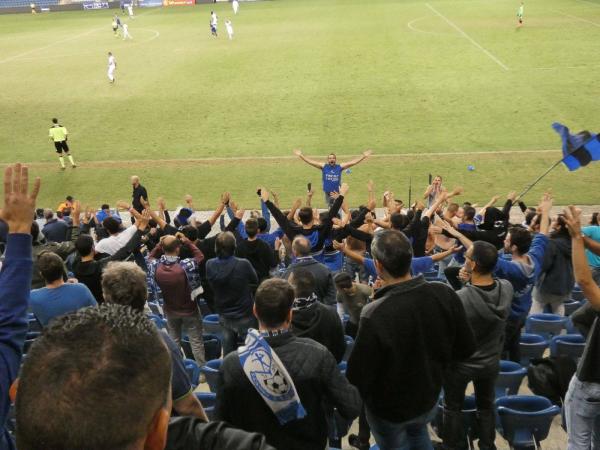 אוהדי הפועל פ"ת מנסים להעיר את הקבוצה ללא הועיל