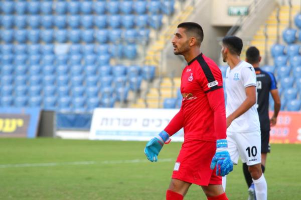 2019/20 - מחזור 8 - הפועל עכו (1:3) - עדי נסה. הופעת בכורה בליגה בעקבות הרחקתו של ברק לוי משני משחקים