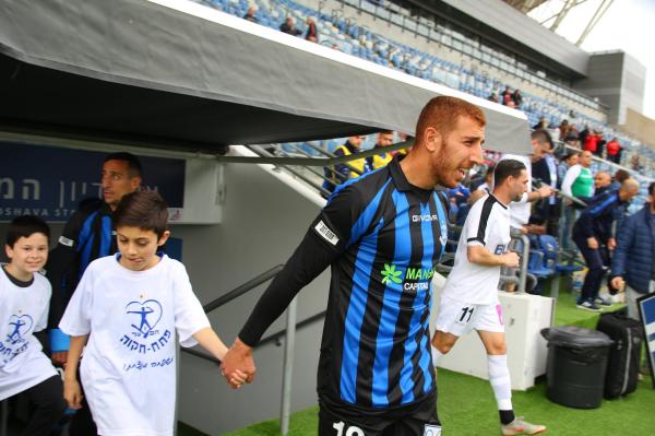 2019/20 - מחזור 24 - הפועל נוף הגליל (0:0) - עומר צלישר עולה למגרש