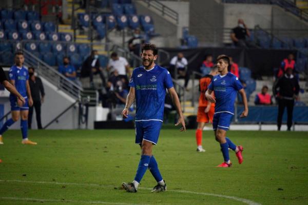 גל צרויה בהבעה שמשקפת היטב את מצב הקבוצה