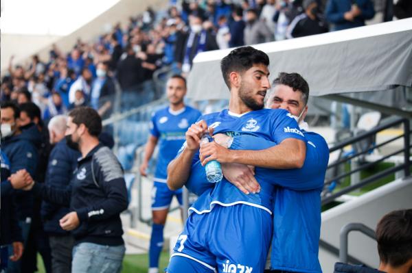 אביב סלם זוכה לחיבוק בהפתעה