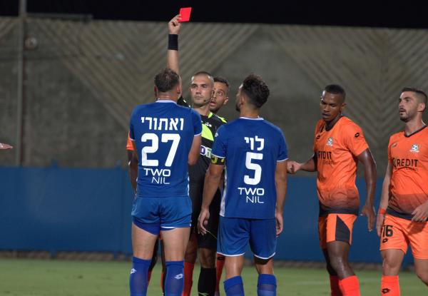 כרטיס אדום לעבר רן ואתורי