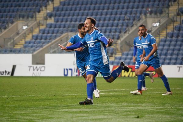 עוז פרץ חוגג את שער השיוויון