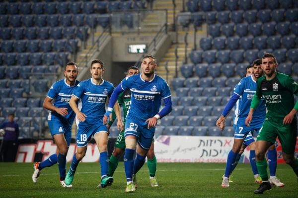 2021/22 - מחזור 23 - מכבי אחי נצרת (1:1) - ניר שרון (מימין), רן ואתורי, עידו דוידוב, מתן גושה
