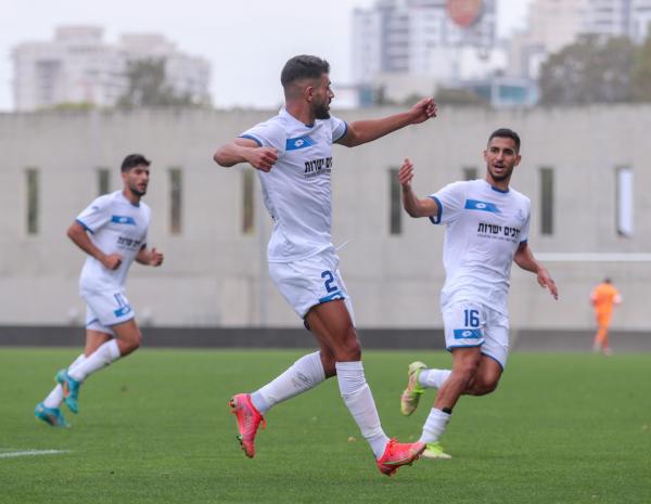 רועי זיקרי חוגג את שער השיוויון