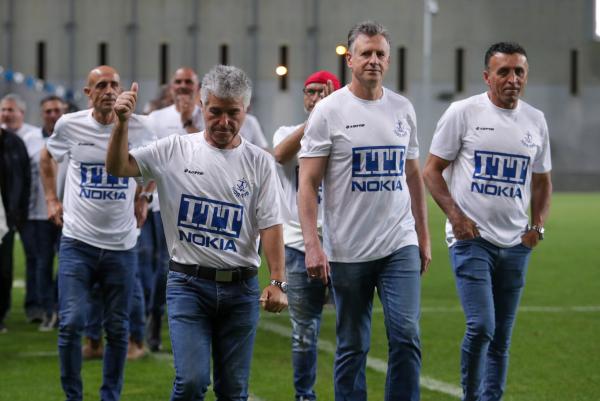בני קוזושווילי, גבע מרקוס ויוסי שושני בסיום טקס שנערך באיצטדיון ראש הזהב לרגל שלושים שנה לזכייה בגביע המדינה ב-1992