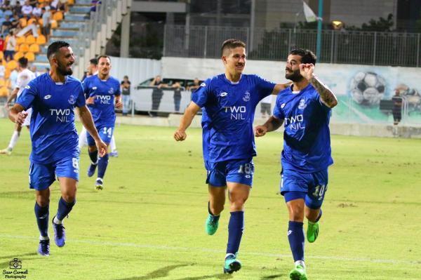 ירדן כהן חוגג את פנדל הניצחון, בליווי עידו דוידוב ומוחמד באדיר