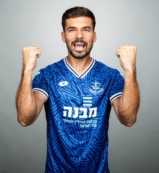 אנדרה טישיירה - יום צילומים הפועל פ"ת, עונת 2023/24, טייק 2