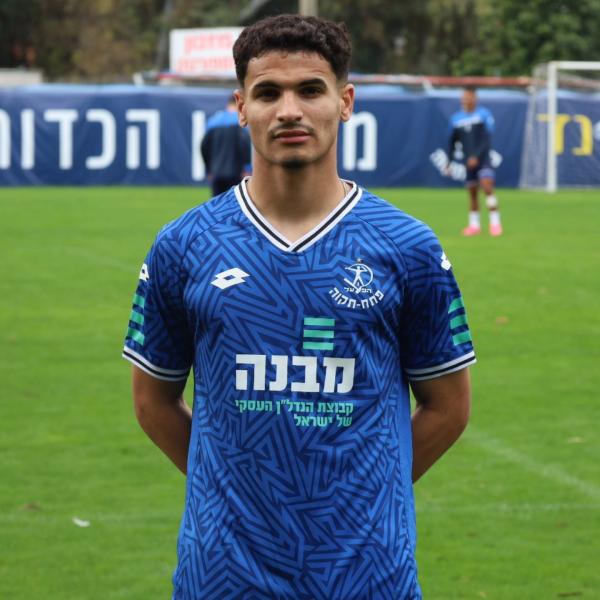חמזה שיבלי באימון הבכורה שלו בהפועל פתח תקוה