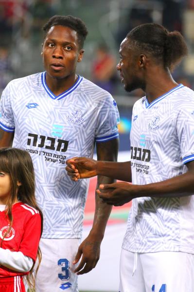 פורצ'ן באסי ודניס אדינרן