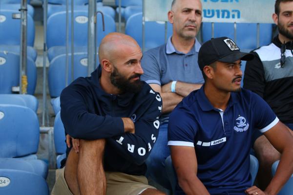 מתן פלג וניקו אנטוניץ' ביציע