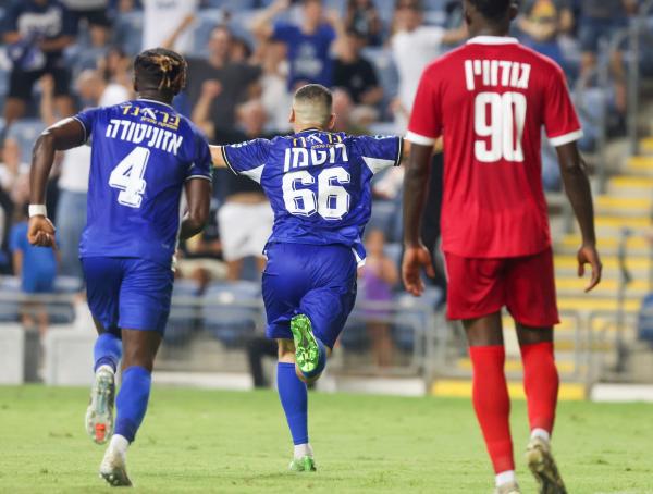 איתי רוטמן חוגג את ה-0:2