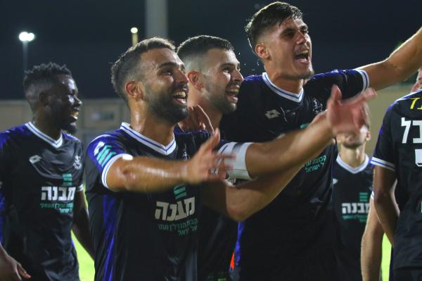 יער זמברובסקי, איתי רוטמן ורם לוי חוגגים בסיום