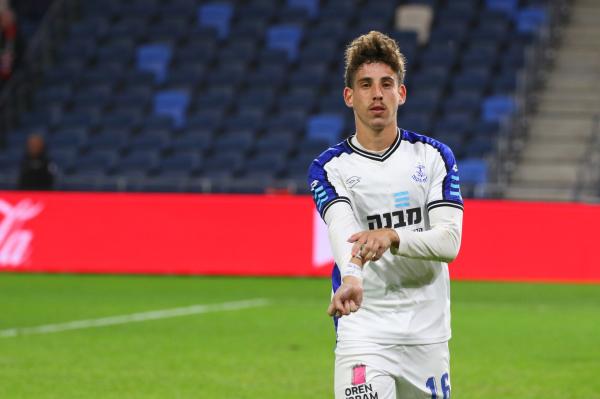 רועי דוד לאחר שהבקיע בדו קרב הפנדלים