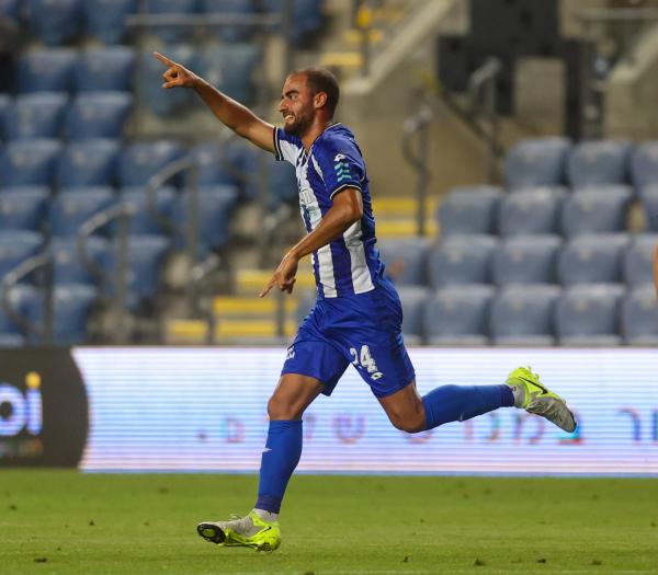 דניאל מור יוסף חוגג לאחר שכבש את ה-0:2